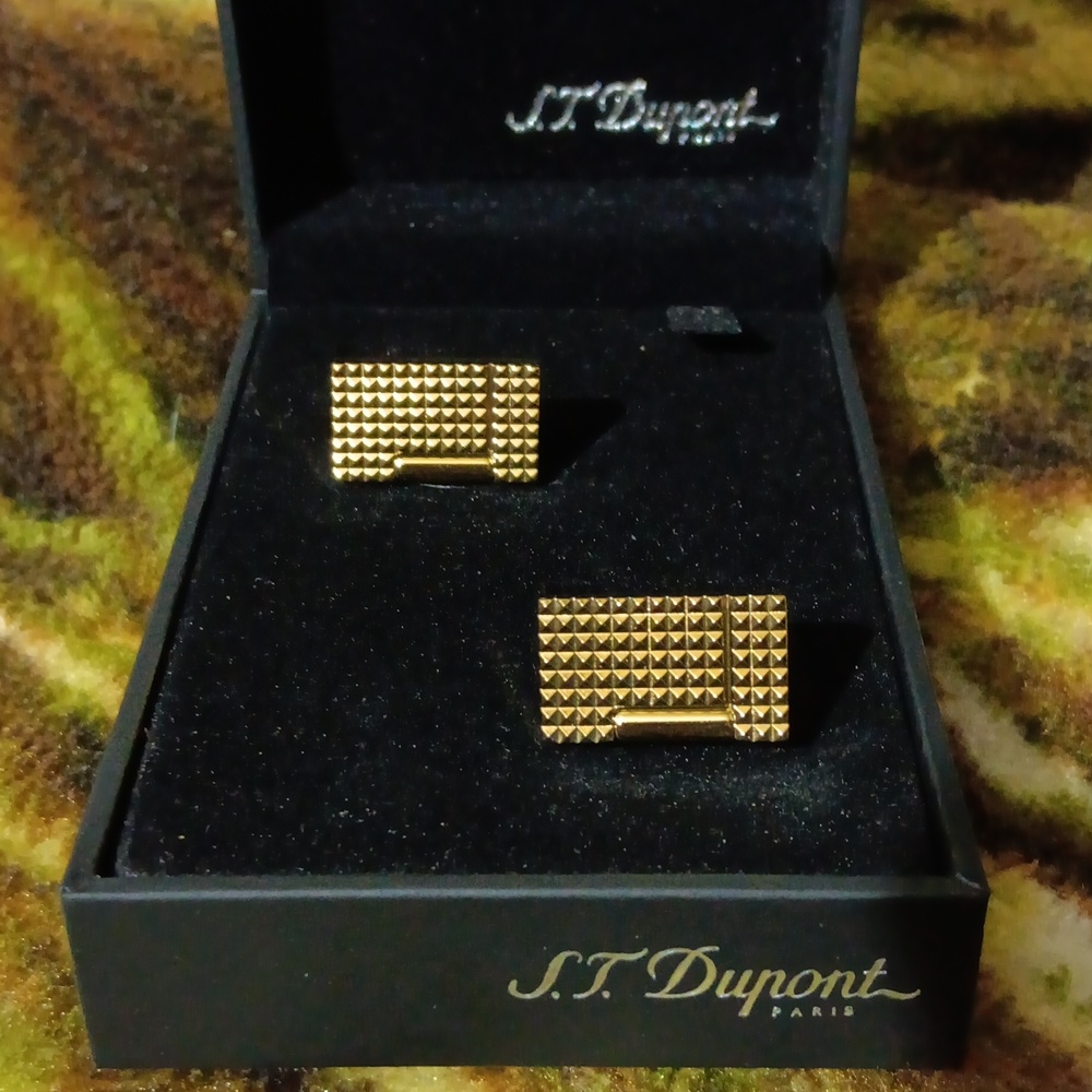 S.T. Dupont mens gold cufflinks
